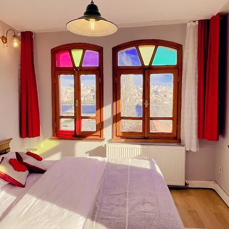 Villa Building/5floors/ Garden In Balat Istanbul