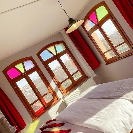 Building/5floors/ Garden In Balat Istanbul