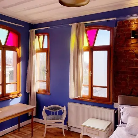 Building/5floors/ Garden In Balat