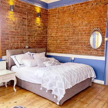 Building/5floors/ Garden In Balat Villa