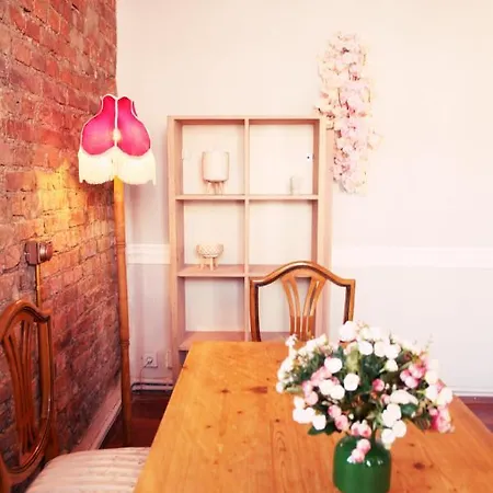 Villa Building/5floors/ Garden In Balat *