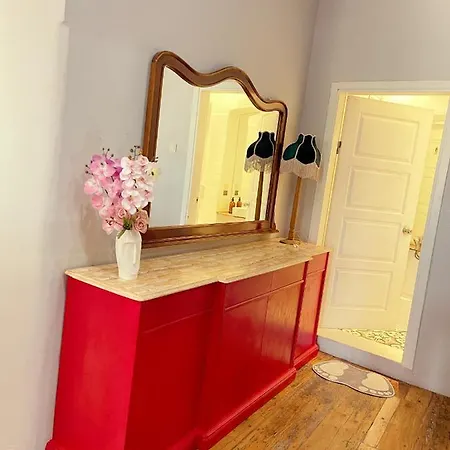 Building/5floors/ Garden In Balat Villa *