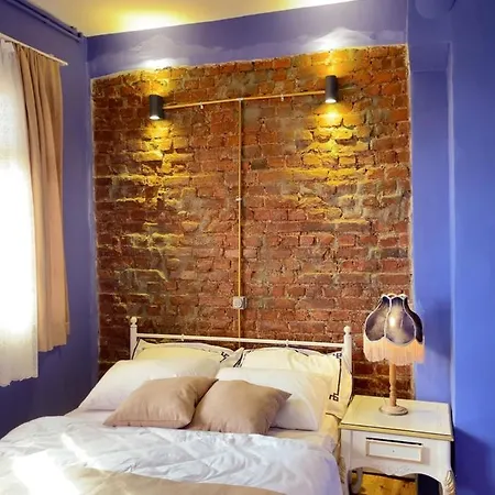 Building/5floors/ Garden In Balat Istanbul