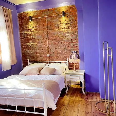 Building/5floors/ Garden In Balat