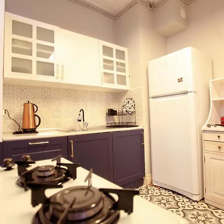 Building/5floors/ Garden In Balat Villa