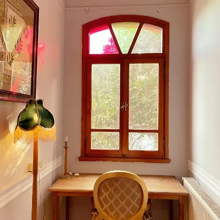 Building/5floors/ Garden In Balat Istanbul