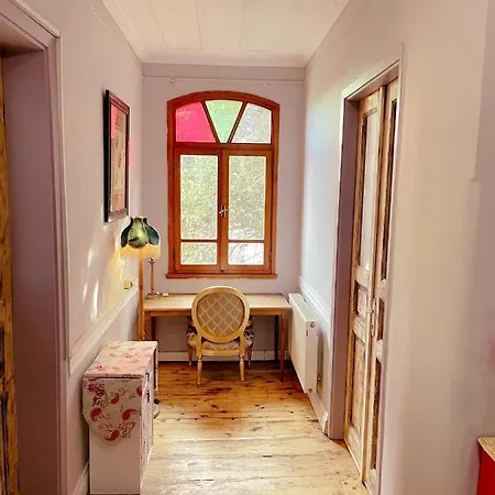 Villa Building/5floors/ Garden In Balat