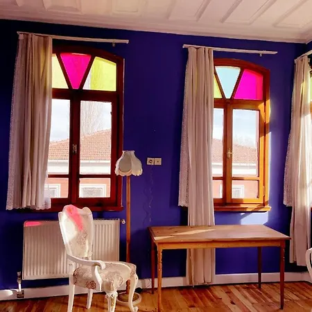 Building/5floors/ Garden In Balat * Istanbul