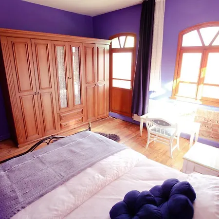 Building/5floors/ Garden In Balat *
