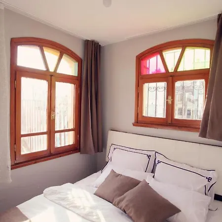 Villa Building/5floors/ Garden In Balat Istanbul