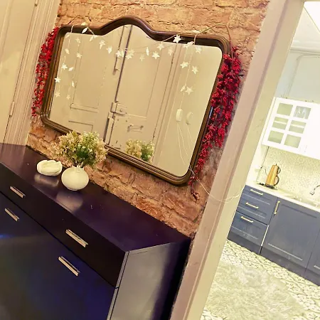 Villa Building/5floors/ Garden In Balat Istanbul