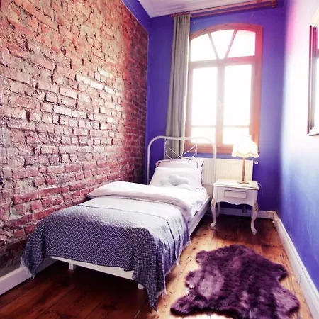 Building/5floors/ Garden In Balat Istanbul