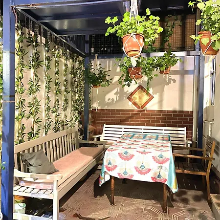 Villa Building/5floors/ Garden In Balat Istanbul