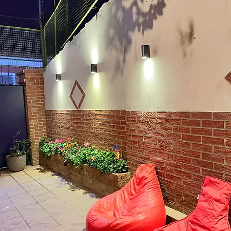Villa Building/5floors/ Garden In Balat